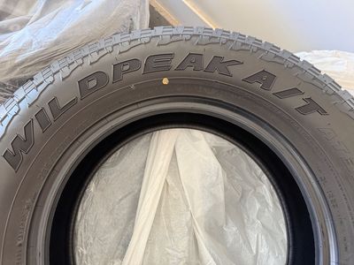 Falken Wildpeak all-terrain tires x4 (265 / 70 / R18)