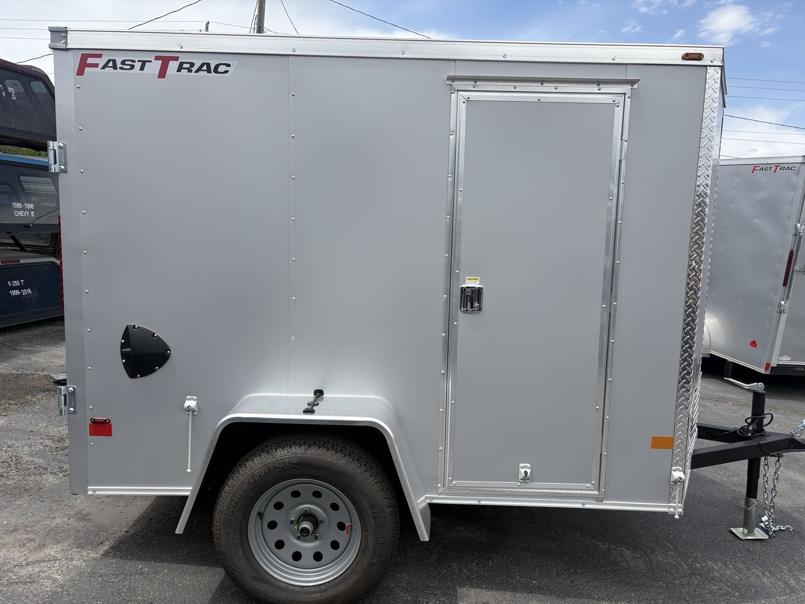 Main image 3