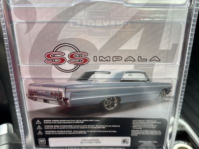 M2 Machines 1964 Chevrolet Impala SS Model-Kit 1:64 Scale R89 (26-18)