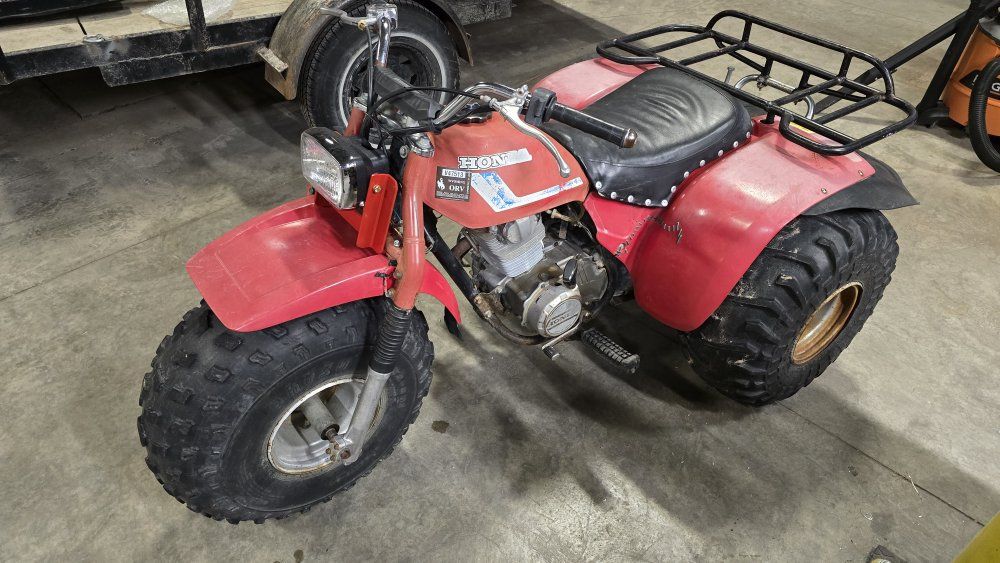Honda ATC 200 3-Wheeler 1983, Red, Vintage ATV with Rear Rack
