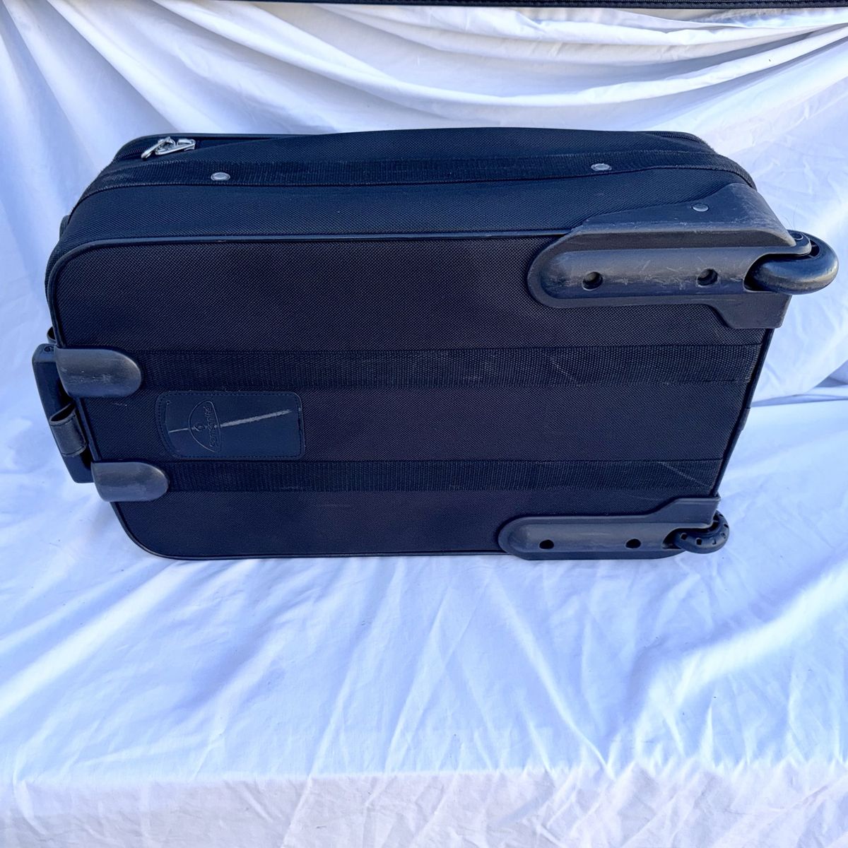 Main image 6