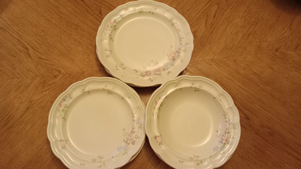 Vintage Pfaltzgraff "Tea Rose" 6-Piece Stoneware Set (Service for 2)