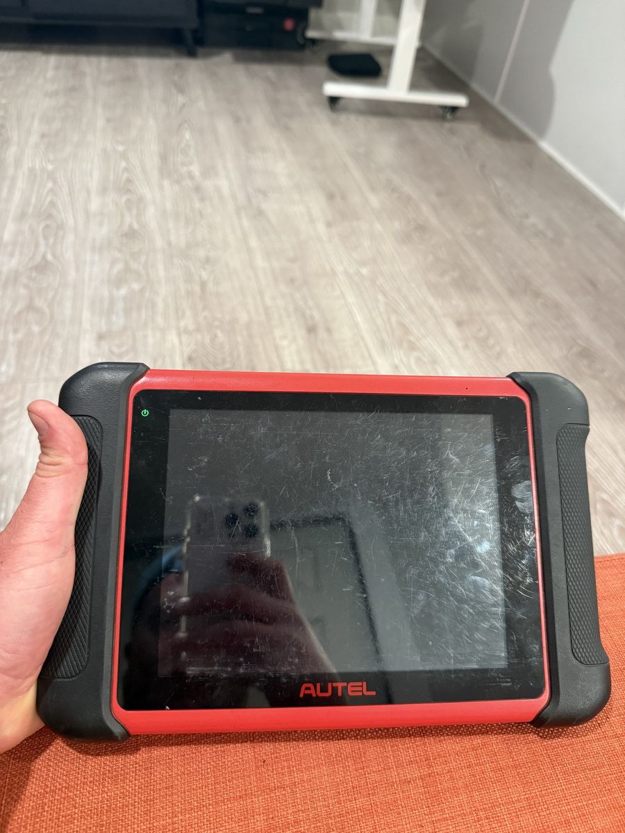 Autel MaxiCom MK906BT Advanced Diagnostic & Information System Tablet with Accessories