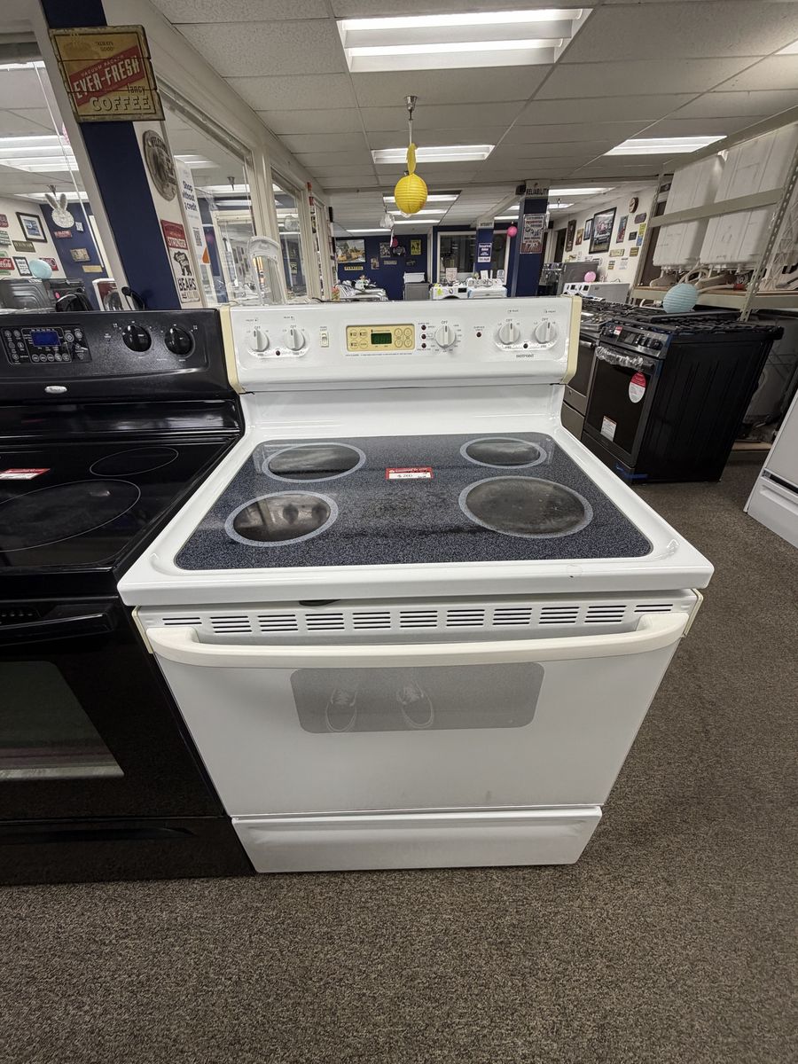BIG SAVINGS NOW! HOTPOINT GLASS TOP RANGE
