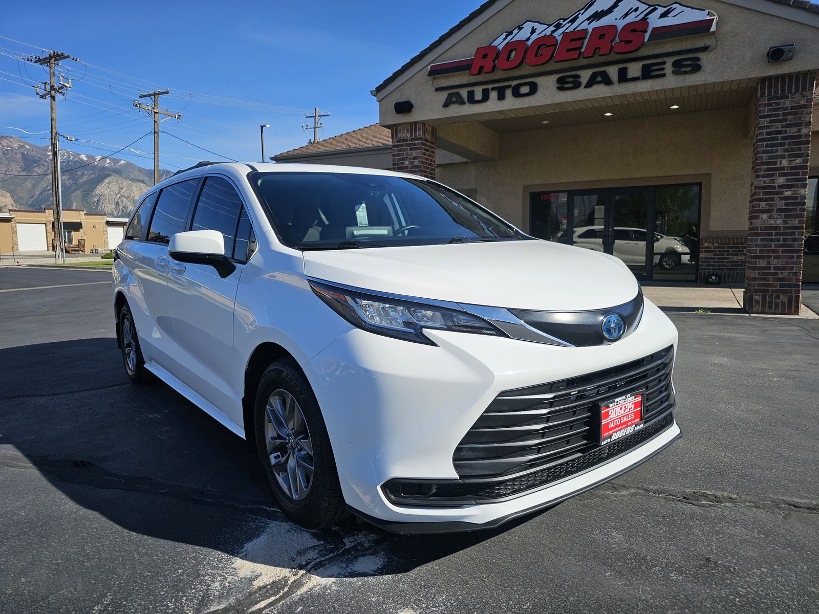 2022 Toyota Sienna LE 8-Passenger