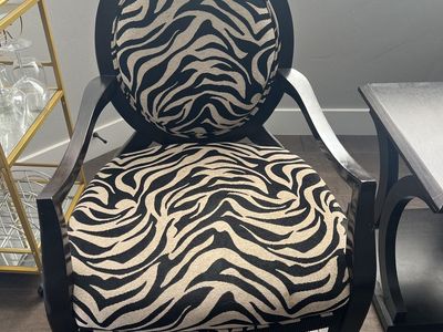 Accent chairs