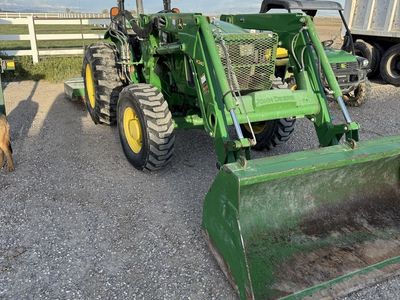 John Deere 5065e