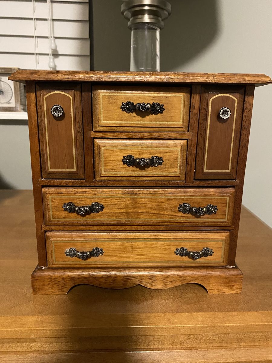 Vintage Jewelry Box
