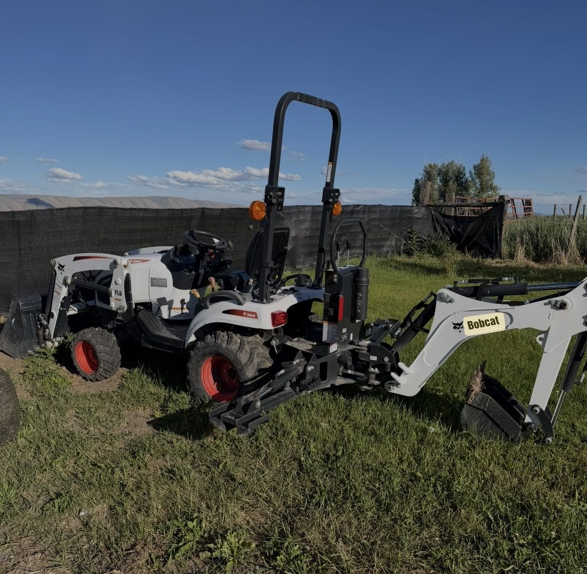Bobcat CT 1025 with backhoe 