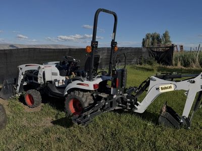 Bobcat CT 1025 with backhoe