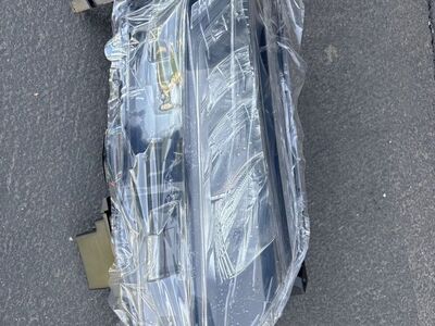 Right Headlight Mitsubishi