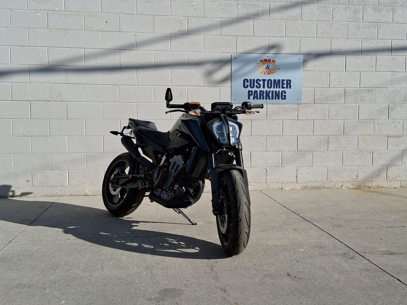 2022 KTM 890 Duke R (Blk)