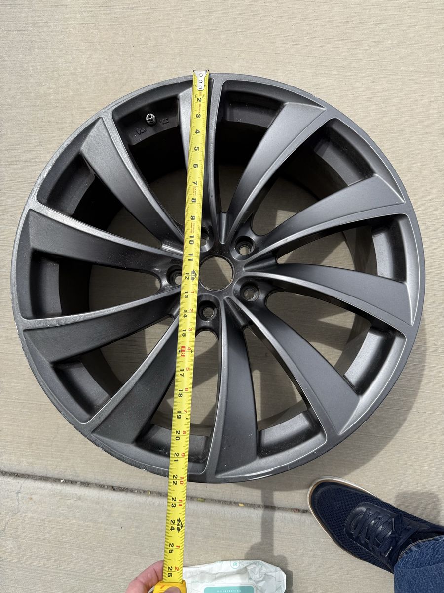 21 inch (21x9) 120x5 mount rim.  For bmw or tesla