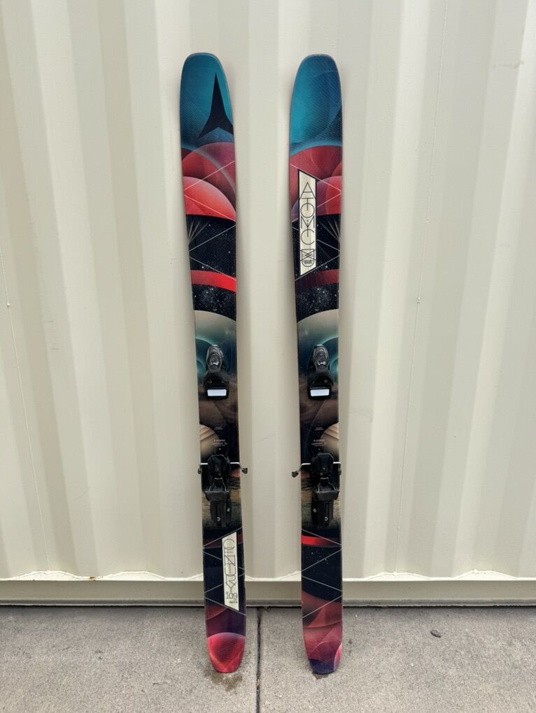 Womens Atomic Century Skis