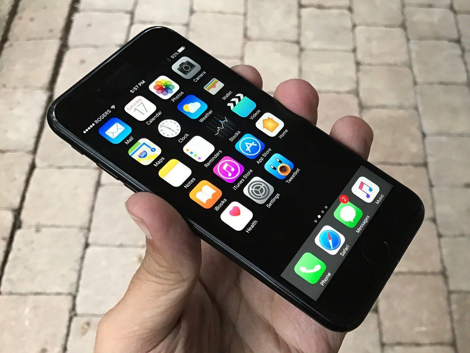 iPhone SE 2nd gen 64 GB- Unlocked