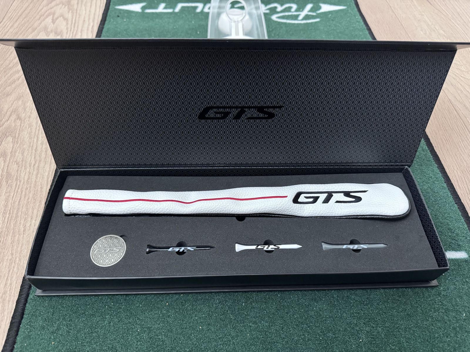 Titleist GTS alignment cover gift set