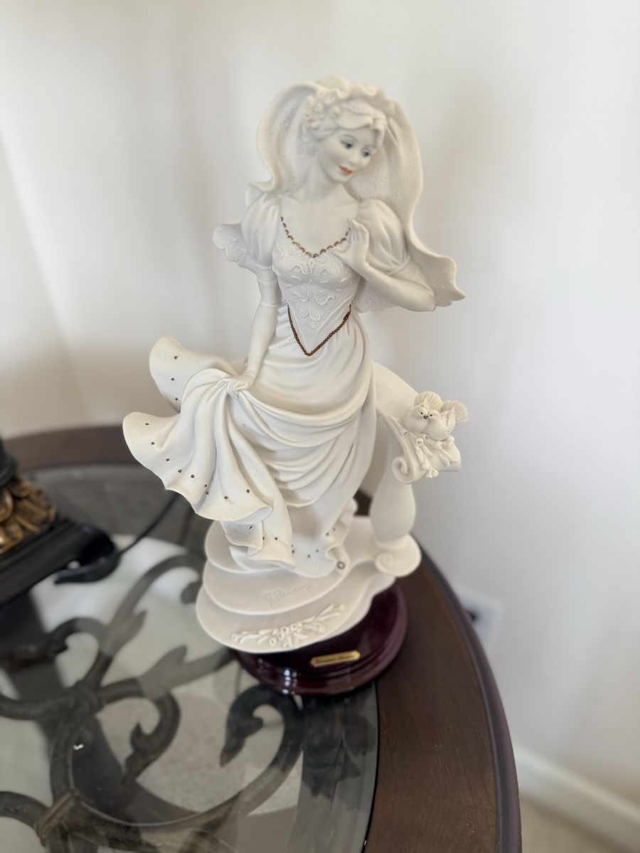 Main image 3