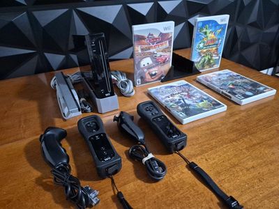 Nintendo Wii Console Black, Controllers, Accessories & 4 Great Games! Tested, Excellent Conditions!