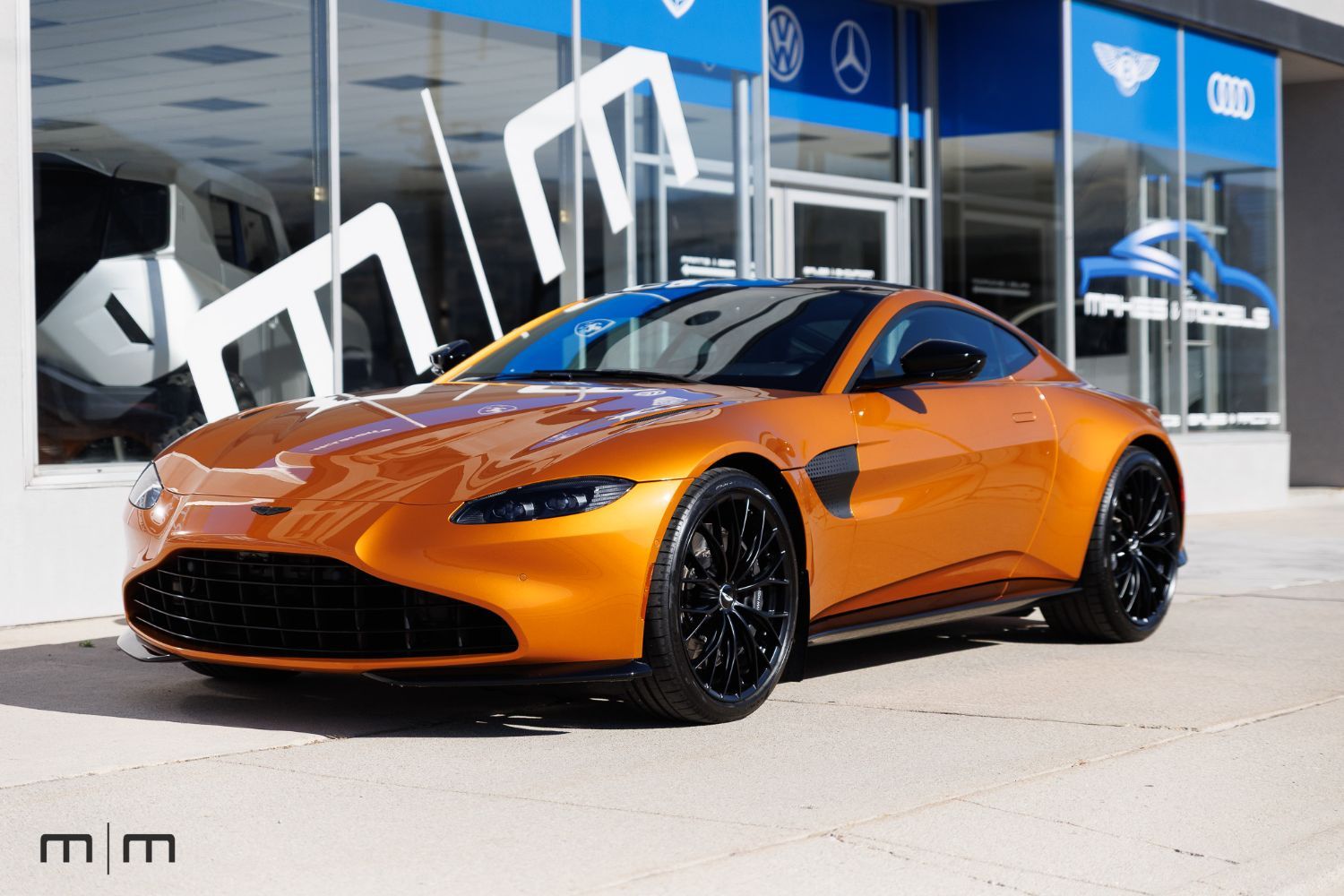 2021 Aston Martin Vantage Base