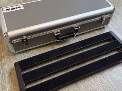 Pedaltrain Metro 24 Hardcase guitar pedal board