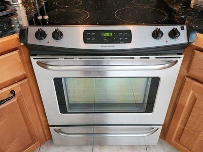 Frigidaire Stainless Glass Top Range Electric