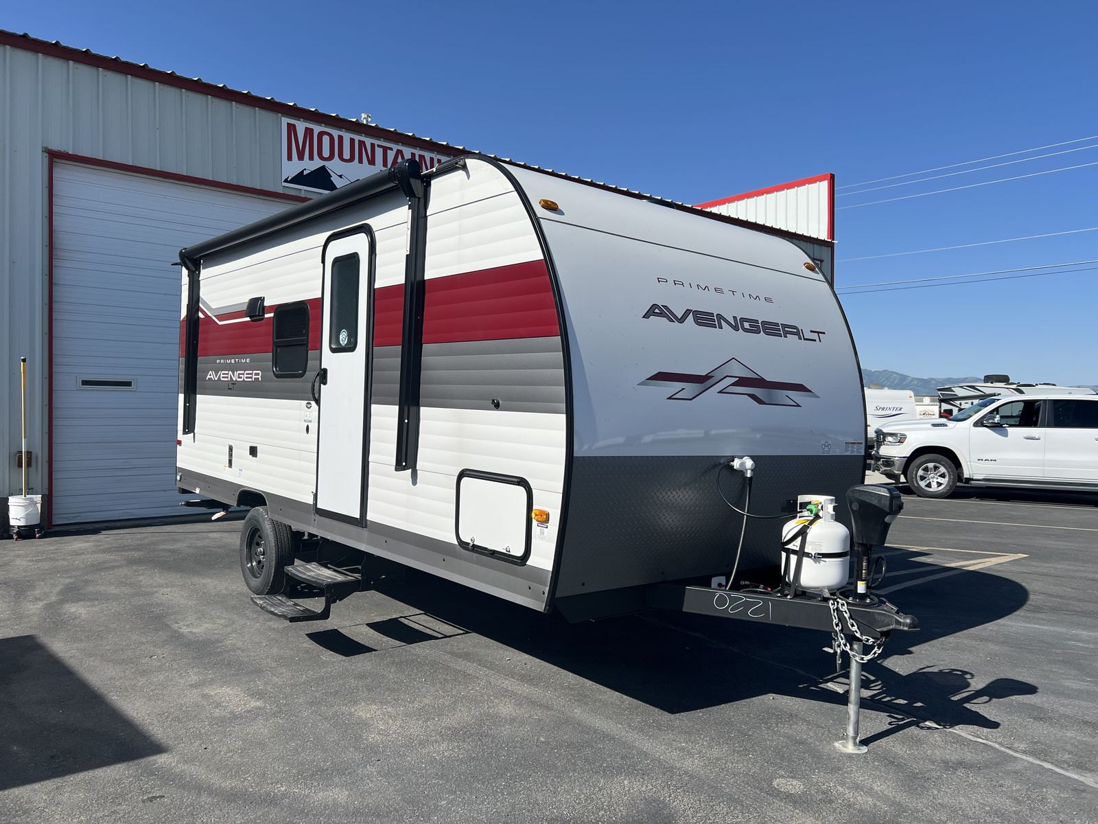 2025 PRIME TIME AVENGER 17BHS