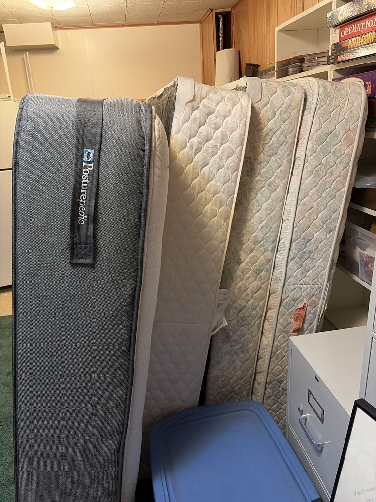 Matress Sets. FREE!!. Queen. 2 Sets!