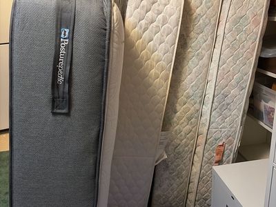 Matress Sets. FREE!!. Queen. 2 Sets!