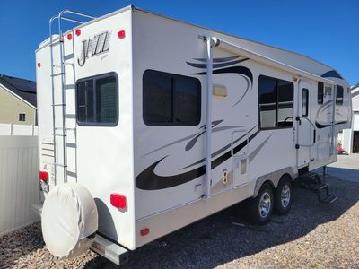 2009 Thor Jazz Fifth wheel 30' 3070UK