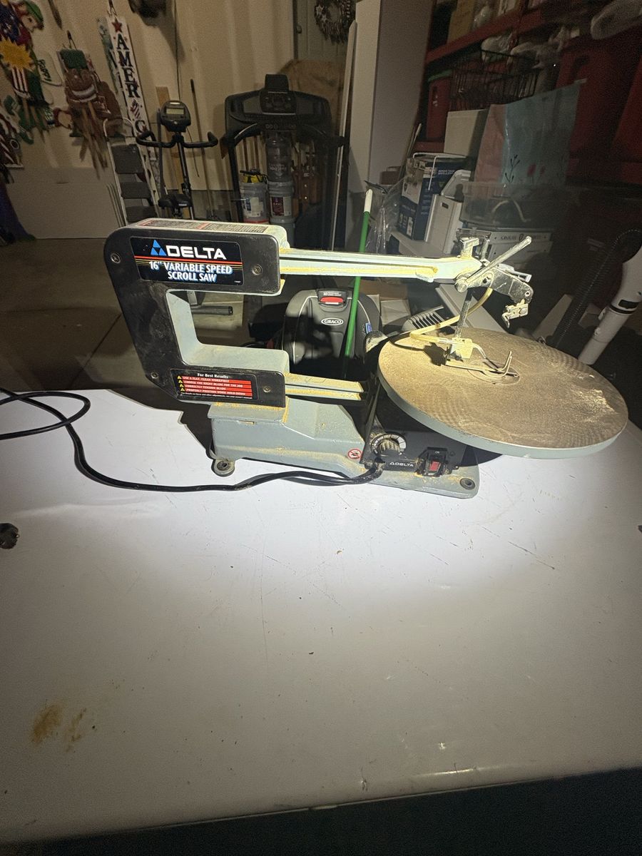 Scroll saw