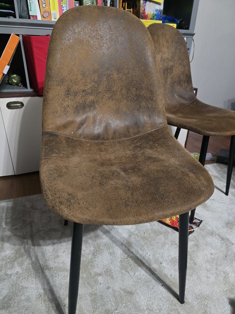 Set of 4 kitchen chairs