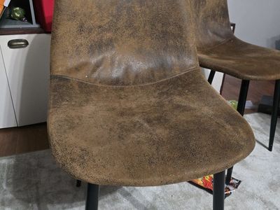 Set of 4 kitchen chairs