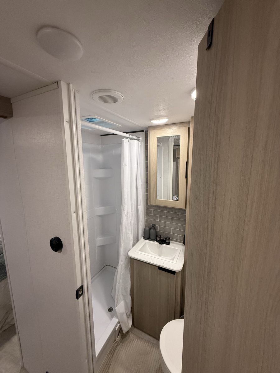 Main image 6