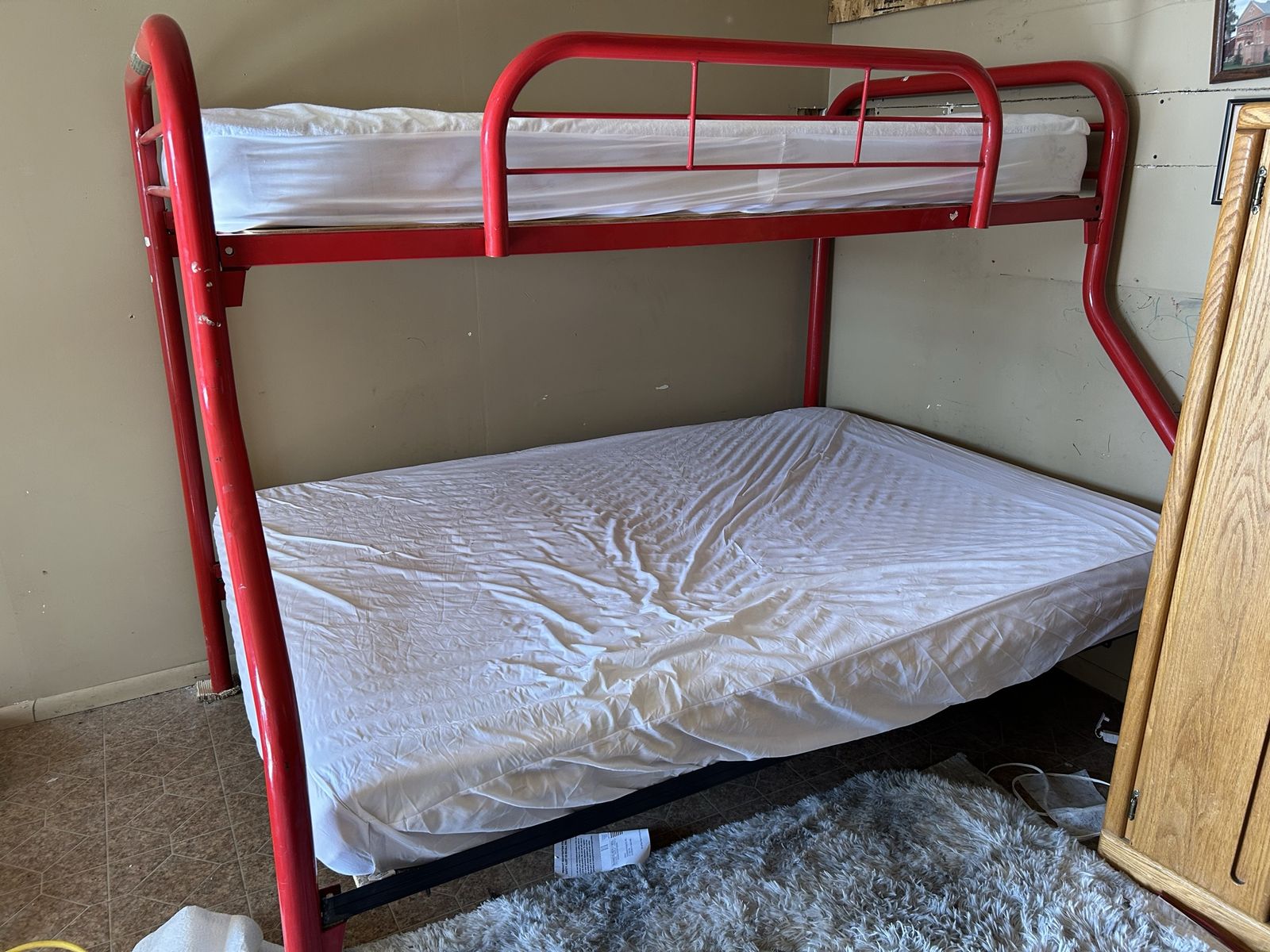 Metal bunk bed