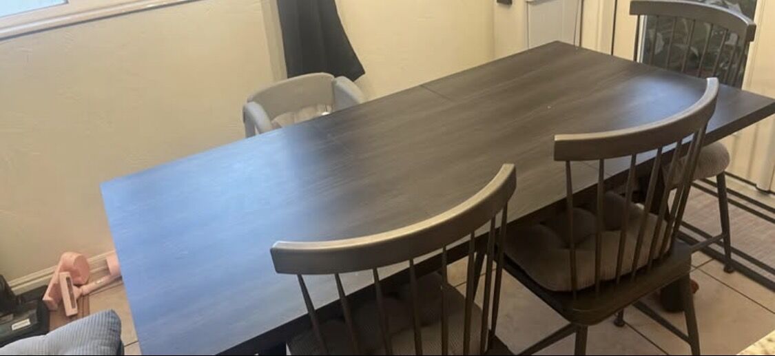 Kitchen table with leaf