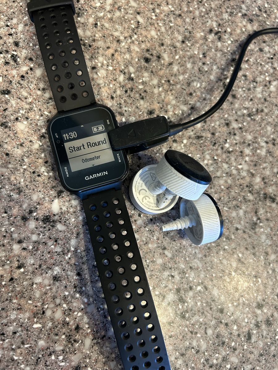 Garmin Approach Golf Watch with CT10 Club Sensors and Charger