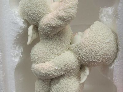 Snowbabies "Reach for the Moon" Figurine with Original Box