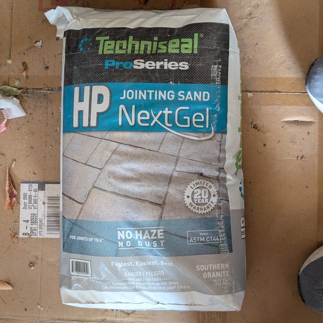 Polymeric/jointing sand