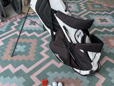 Srixon Stand Golf Bag - White/Black with Bonus Balls & Tees