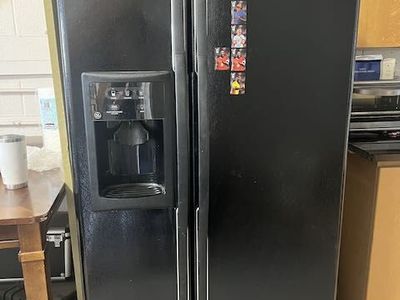 Side by Side refrigerator Black working