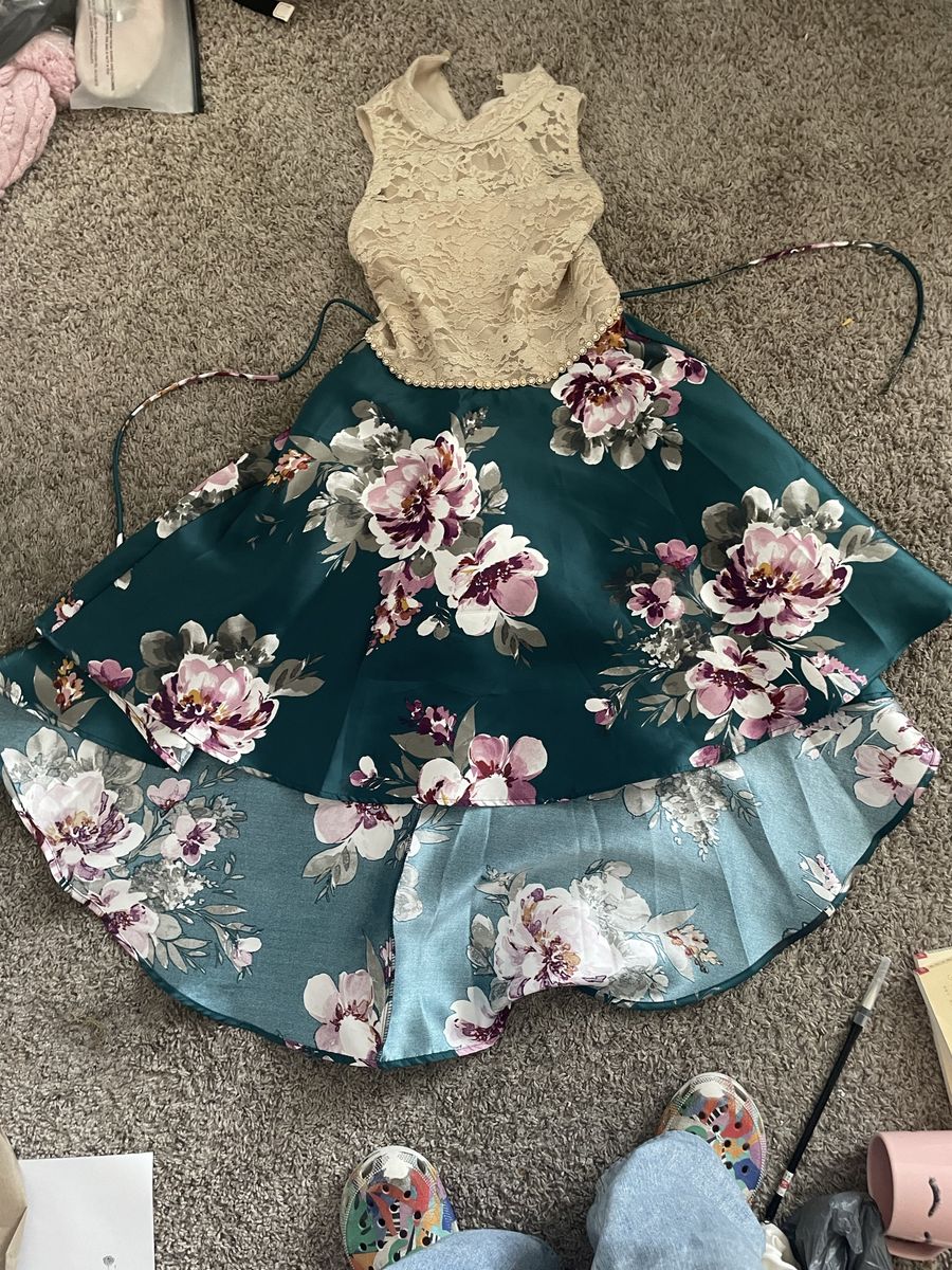 Floral High-Low Party Dress with Lace Bodice and Pearl Trim - Size Large