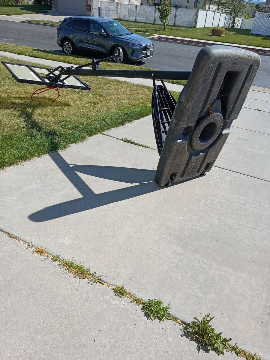 Basketball hoop