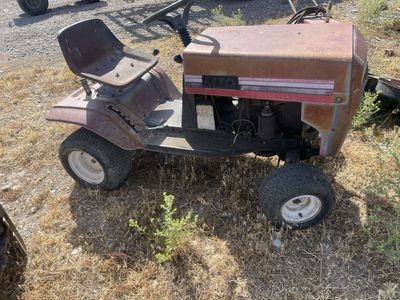 Vintage MTD Riding Lawn Mower with 8HP Briggs & Stratton Engine - As Is / Project