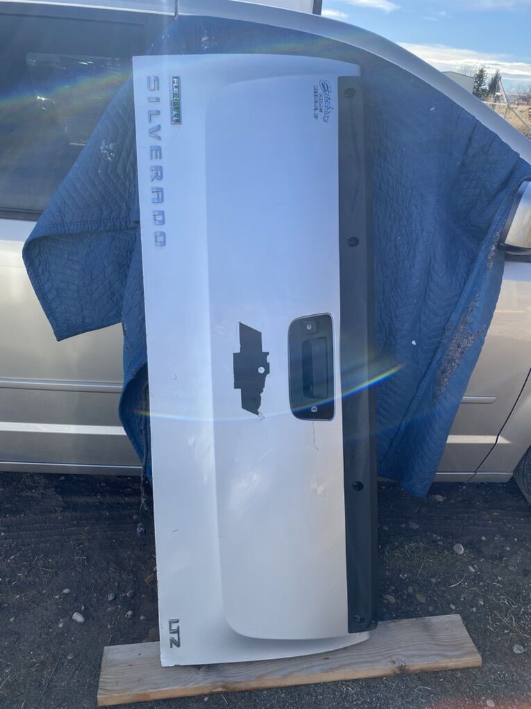 07-13 Silverado Tailgate Ltz