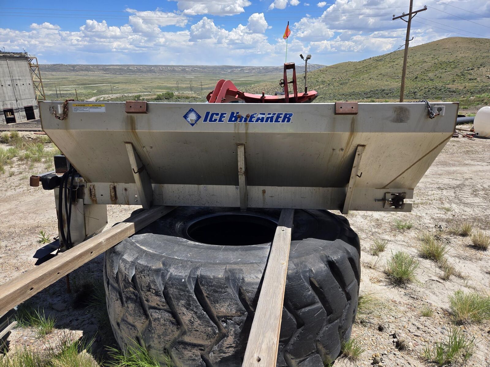 Truck bed mounted sander box,