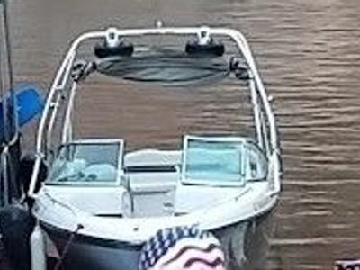 Four Winns 24.5' Horizon LC 200 Bowrider – Low Hours, Well Maintained, Matching Trailer – Estate Sale