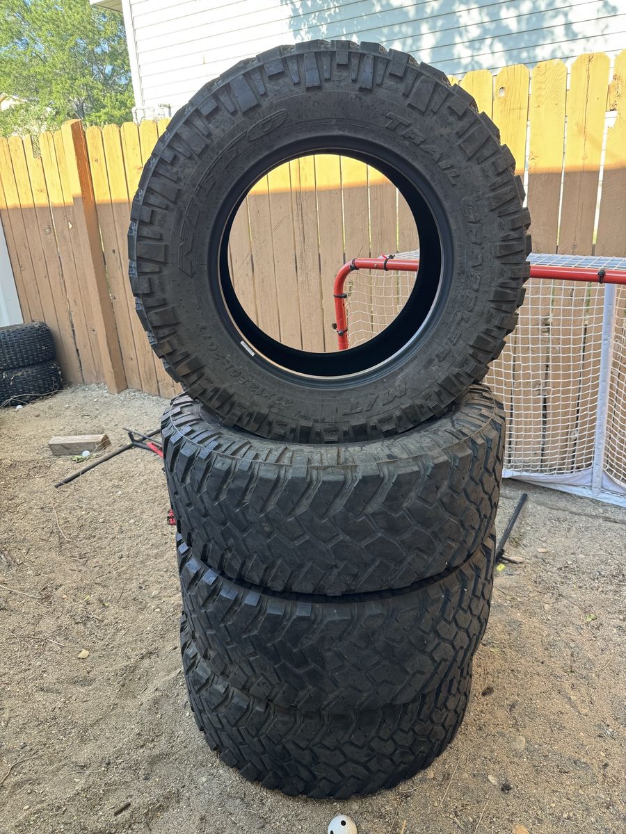 Tires 37/13.50/R20
