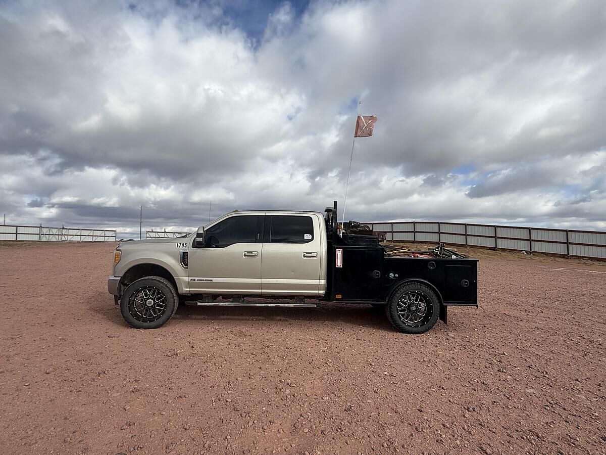 2017 FORD F-250 Lariat Super Duty Utility Bed Stock #4886-111