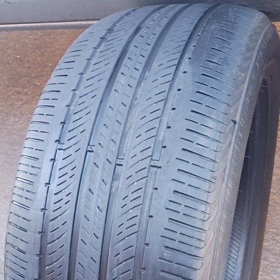 Single 255/50R20 Tire