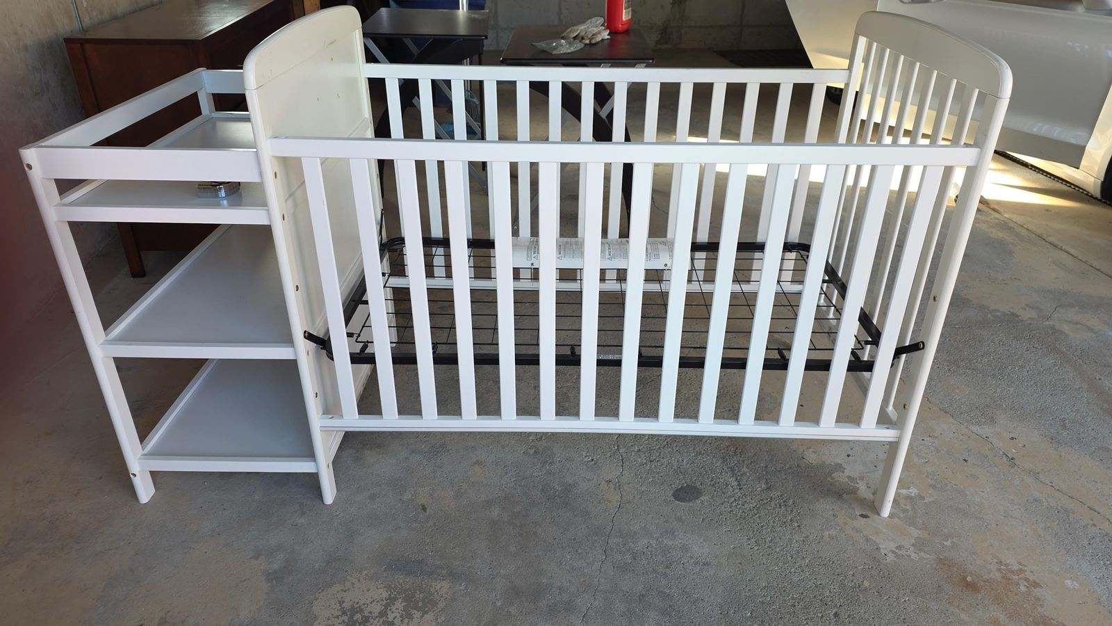 White 3-in-1 Mini Crib & Changer Combo